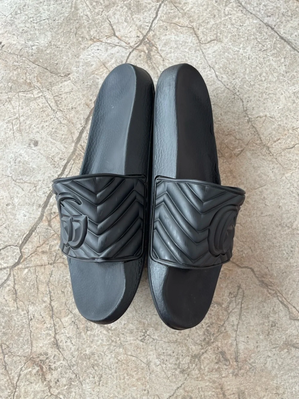Gucci GG Marmont Matelassé Black Rubber Slides Designer Luxury Pool Sandals